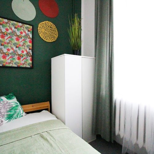 Pokój 1-osobowy na parterze ze wspólną łazienką