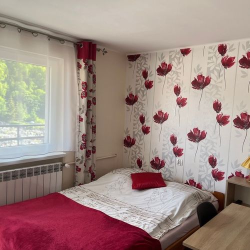Apartament standard la etaj cu 3 camere pentru 10 pers.