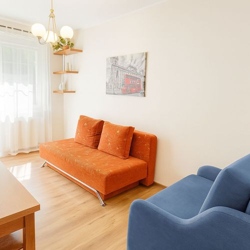 Apartament cu balcon cu chicinetă proprie cu 2 camere pentru 5 pers.