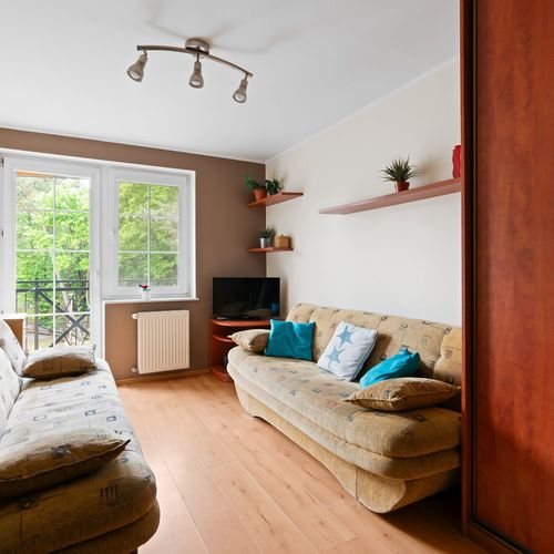 Camera cvadrupla cu balcon cu chicinetă proprie
