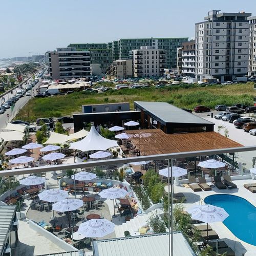 Apartament la etaj cu vedere spre mare cu 2 camere pentru 4 pers.