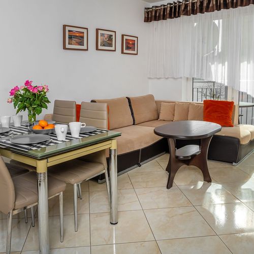 Apartament 5-osobowy z balkonem