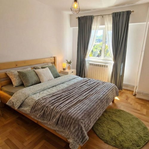 Apartament la etaj întreaga unitate cu 2 camere pentru 4 pers.