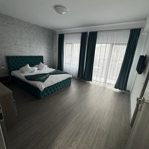 Întreaga unitate deluxe cu vedere spre munte pentru 16 pers. (se inchirieaza doar integral)