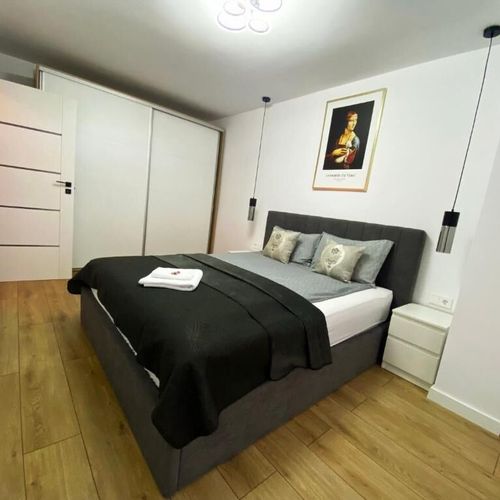 Apartament confort la parter cu 2 camere pentru 4 pers.