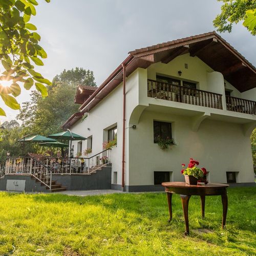Casă de vacanță standard întreaga unitate pentru 12 pers. (se inchirieaza doar integral)
