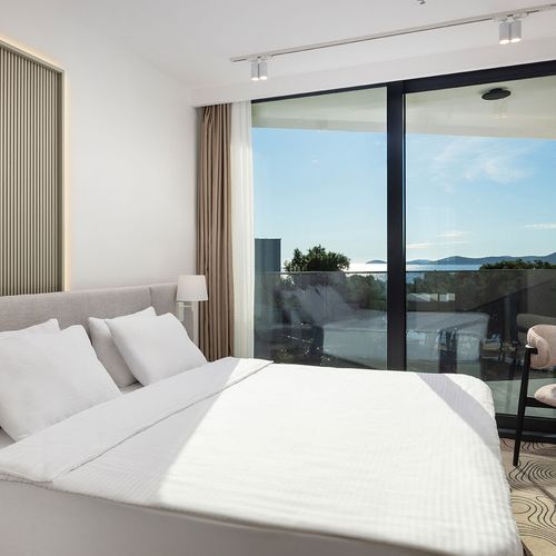 Camera dubla cu balcon cu vedere spre mare