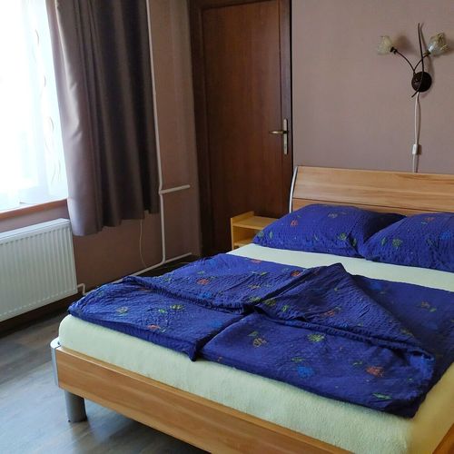 Întreaga unitate familial(ă) întreaga unitate pentru 8 pers. (se inchirieaza doar integral) (se poate solicita pat suplimentar)