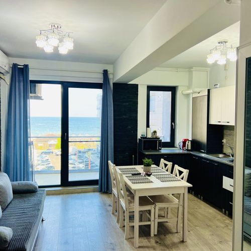 Apartament 6-osobowy na piętrze z widokiem na morze z 3 pomieszczeniami sypialnianymi