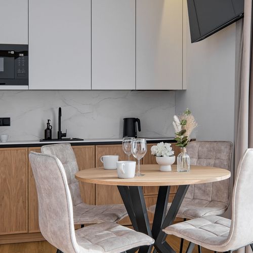 Apartament 8-osobowy na parterze z dostępem do ogrodu z 4 pomieszczeniami sypialnianymi