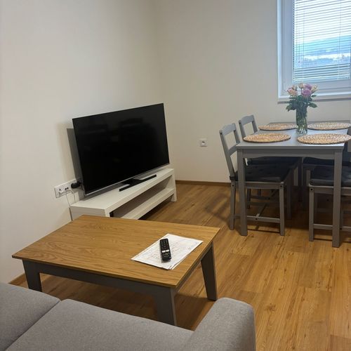 Apartament 4-osobowy z łazienką z własną kuchnią z 2 pomieszczeniami sypialnianymi