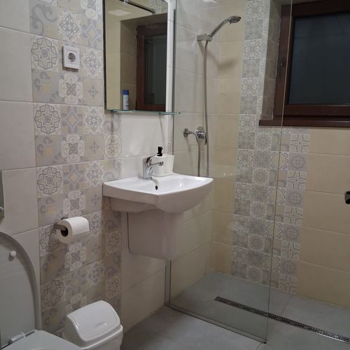 Camera dubla la etaj tV cu ecran plat