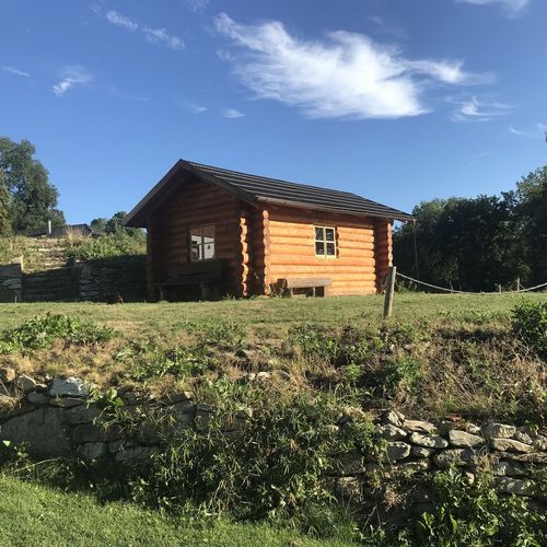 Casă de vară familial(ă) cu baie comună pentru 4 pers. (se inchirieaza doar integral)