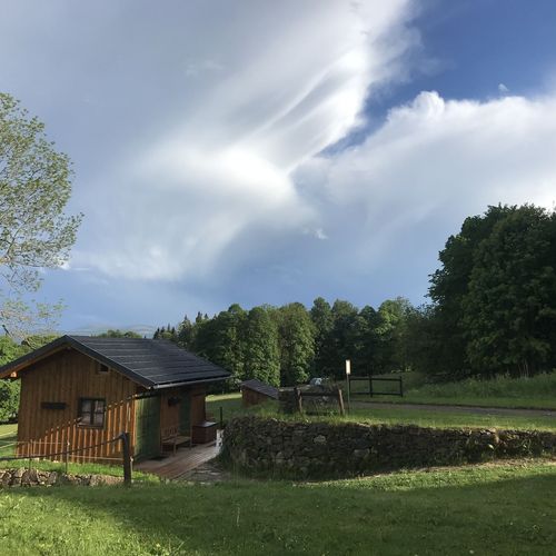 Casă de vară romantică cu baie comună pentru 4 pers. (se inchirieaza doar integral)