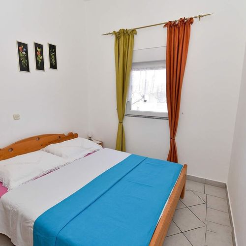 Apartament 5-osobowy z klimatyzacją z tarasem z 2 pomieszczeniami sypialnianymi A-21836-c