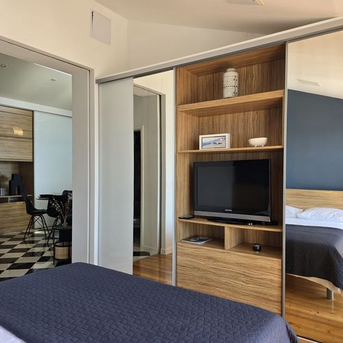 Apartament cu vedere spre mare c cu 1 camera pentru 2 pers. (se poate solicita pat suplimentar)