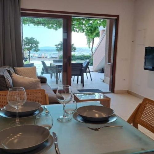 Apartament cu vedere spre mare a cu 1 camera pentru 2 pers. (se poate solicita pat suplimentar)