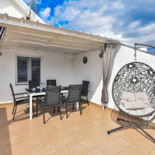 Apartament classic la etaj cu 3 camere pentru 4 pers.