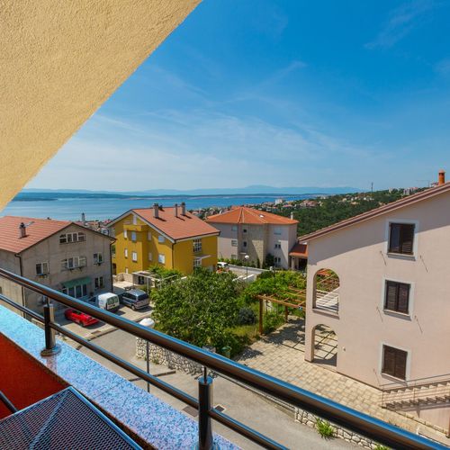 Apartament la mansardă cu balcon cu 2 camere pentru 4 pers. (se poate solicita pat suplimentar)