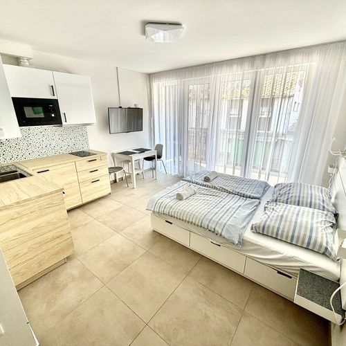 Apartament deluxe cu balcon cu 1 camera pentru 2 pers.
