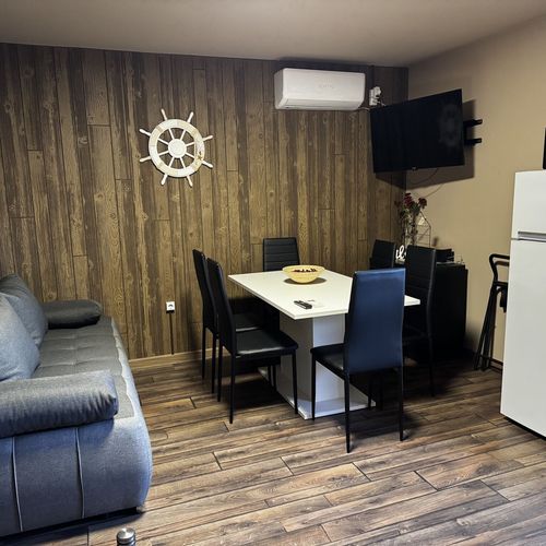 Apartament pentru 6 pers. (se inchirieaza doar integral)