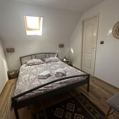 Casă de vacanță pentru 15 pers. (se inchirieaza doar integral)