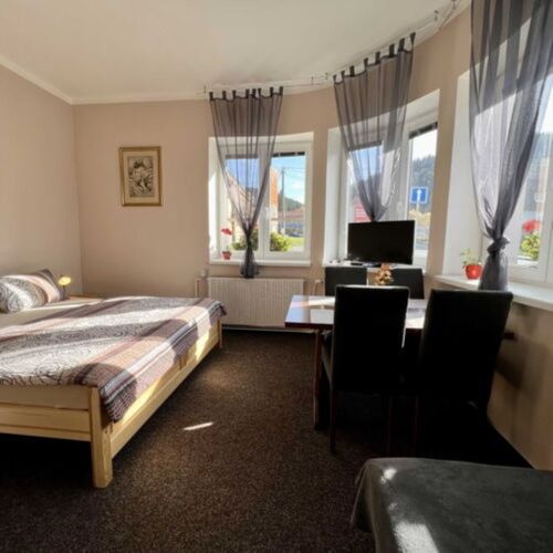 Apartament cu chicinetă proprie cu 2 camere pentru 5 pers.