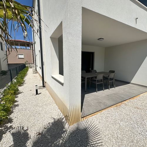 Apartament cu balcon cu aer condiționat cu 2 camere pentru 4 pers.