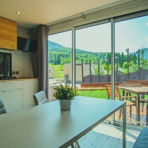 Bungalow premium family pentru 2 pers. (se inchirieaza doar integral)