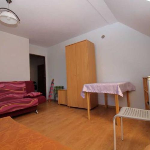 Apartament 7-osobowy na piętrze z własną kuchnią z 2 pomieszczeniami sypialnianymi