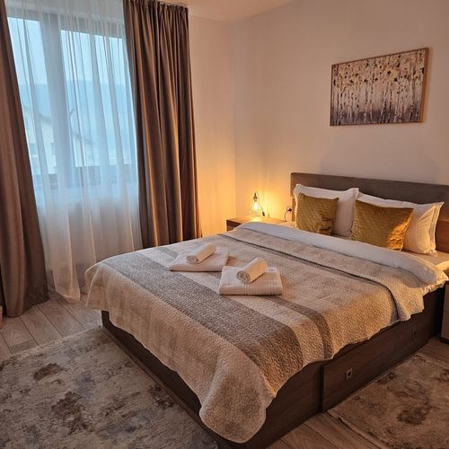 Apartament la etaj cu vedere spre munte pentru 4 pers. (se inchirieaza doar integral)