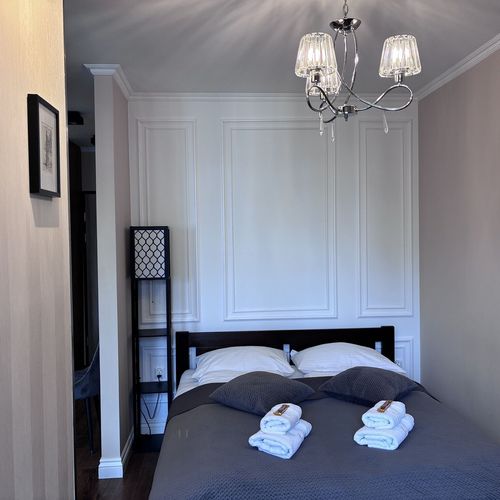 Apartament la etaj cu vedere spre curte cu 2 camere pentru 4 pers.