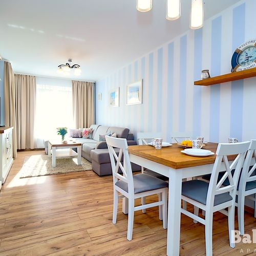Apartament cu vedere spre curte cu 2 camere pentru 5 pers.
