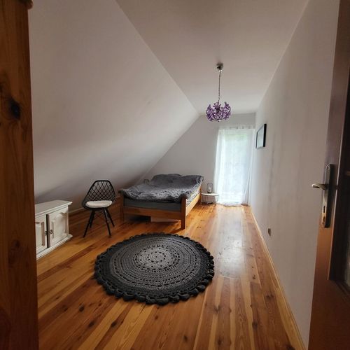 Cabană întreaga unitate cu vedere spre pădure pentru 6 pers. (se inchirieaza doar integral)