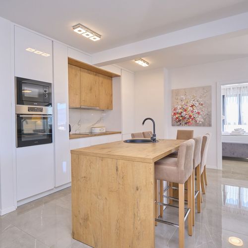 Apartament classic la etaj cu 3 camere pentru 6 pers.