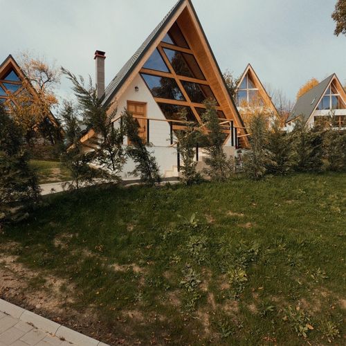 Vilă vilă cu vedere spre munte pentru 4 pers. (se inchirieaza doar integral)