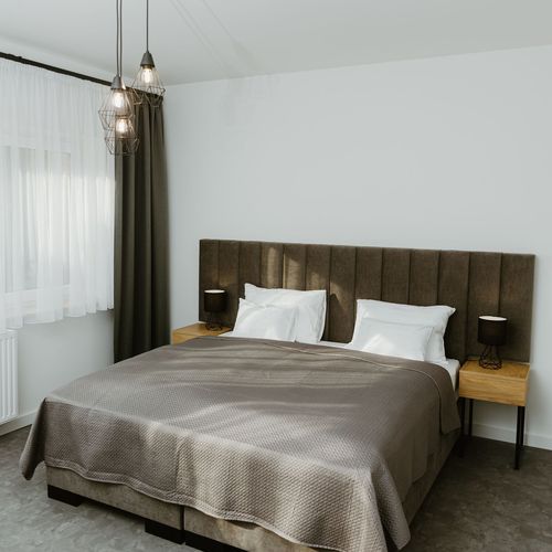 Apartament la etaj cu vedere spre oraș cu 1 camera pentru 2 pers.
