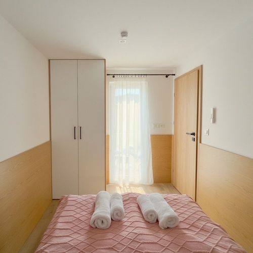 Casă de vacanță cu supanta cu vedere spre munte pentru 4 pers. (se inchirieaza doar integral)