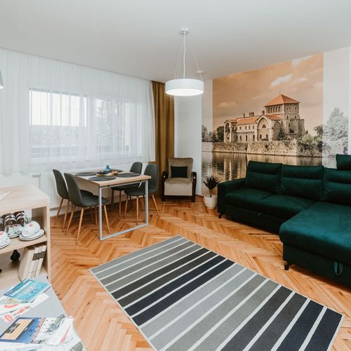 Apartament design la etaj cu 2 camere pentru 4 pers.