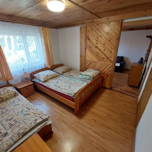 Pokój 5-osobowy na piętrze z widokiem na ogród