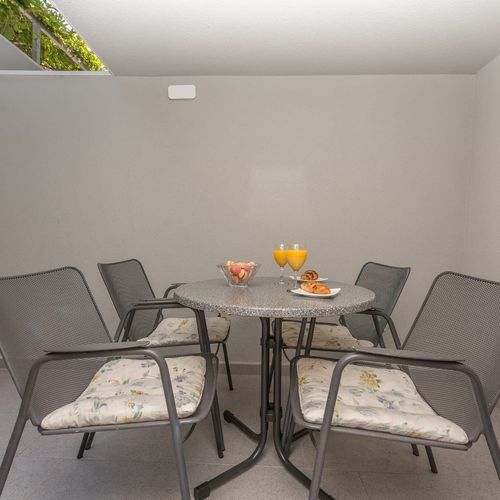 Apartament cu aer condiționat cu terasă cu 1 camera pentru 4 pers. AS-20923-b