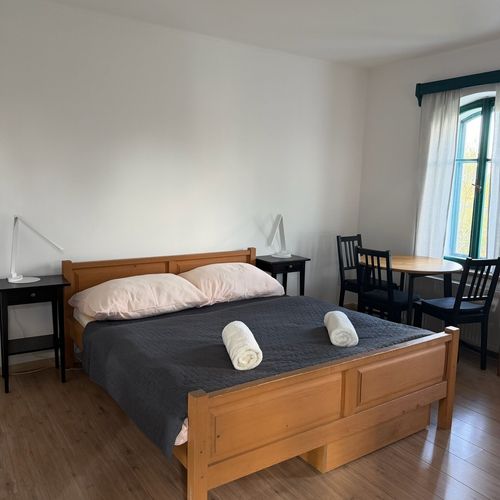 Apartman s balkónem pro 4 os. s 1 ložnicí s výhledem do zahrady (s možností přistýlky)