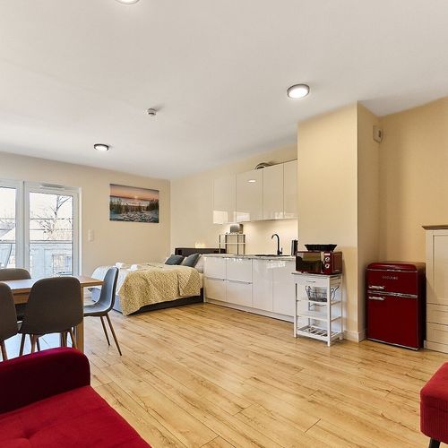 Apartament 3-osobowy z balkonem z widokiem na park z 1 pomieszczeniem sypialnianym