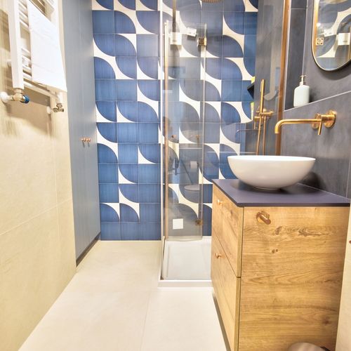 Apartman s galérií pro 6 os. se 3 ložnicemi s částečným výhledem na moře