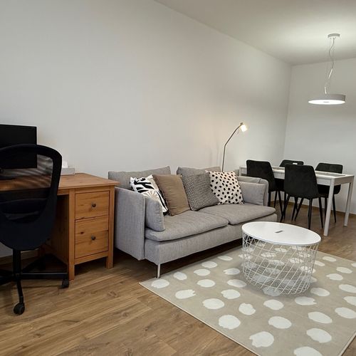 Apartament cu balcon cu vedere spre cetate pentru 4 pers. (se inchirieaza doar integral)