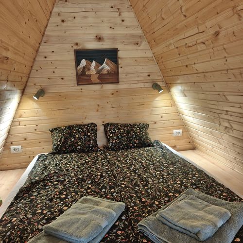 Cabană cu grădină cu vedere spre munte pentru 4 pers. (se inchirieaza doar integral)