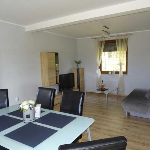 Casă de vacanță familial(ă) întreaga unitate pentru 8 pers. (se inchirieaza doar integral)