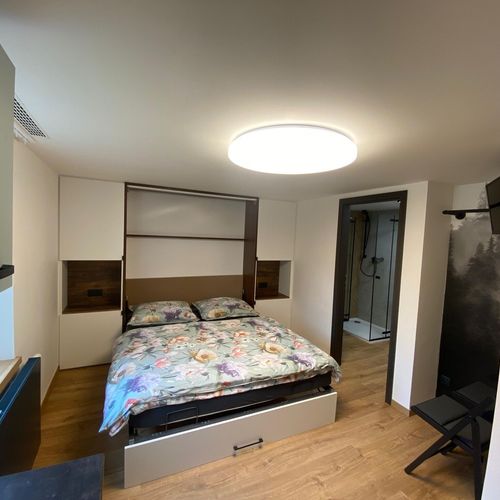 Apartman s koupelnou s vlastní kuchyní s manželskou postelí s 1 ložnicí