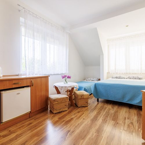 Camera tripla family cu baie
