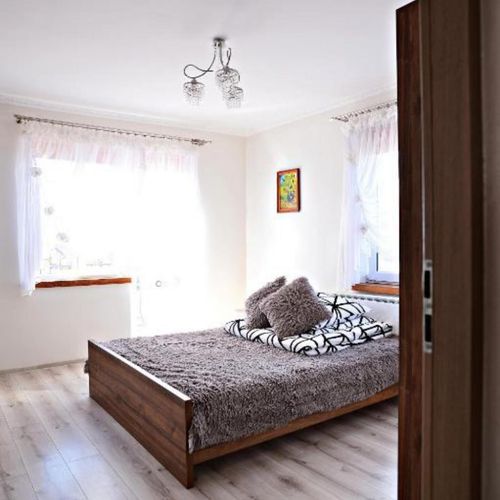 Apartament cu terasă cu vedere spre munte cu 2 camere pentru 4 pers.